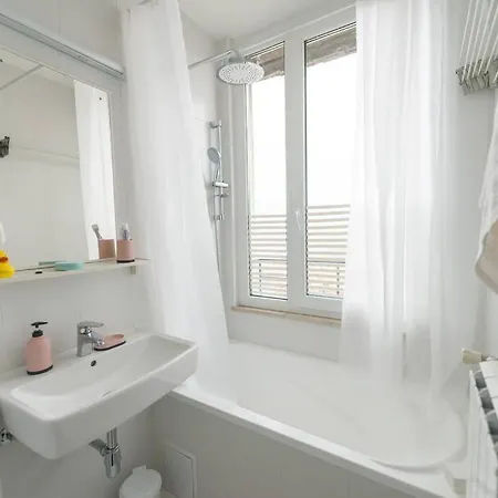 Apartment Unit4six
