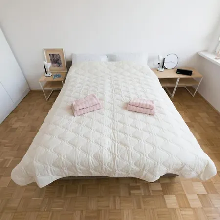Apartment Unit4six